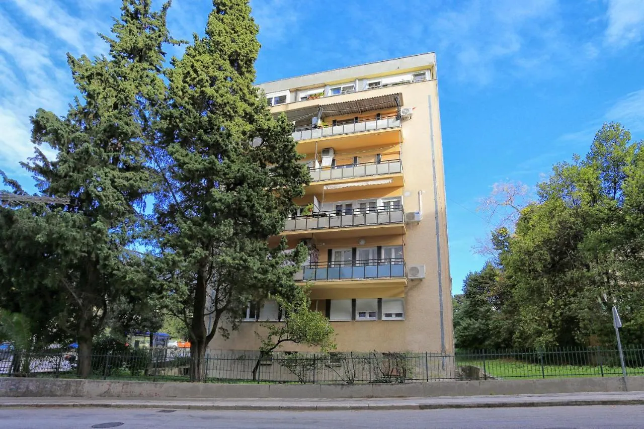 Apartments With Wifi Split - 19143 Croatia